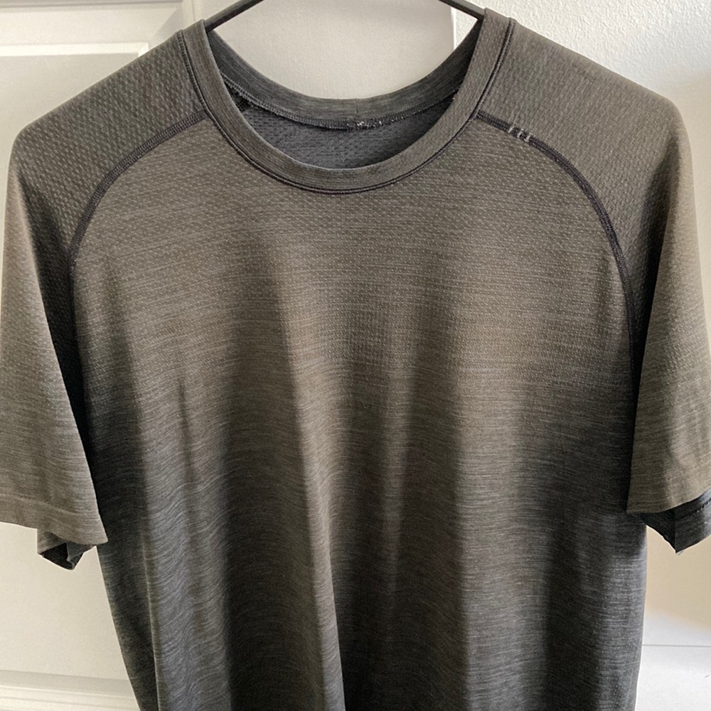 Lululemon Metal Vent Tech Short Sleeve Black Men’s Large